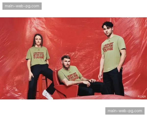 米兰时装周与米兰足球俱乐部联动，推出联名限定系列